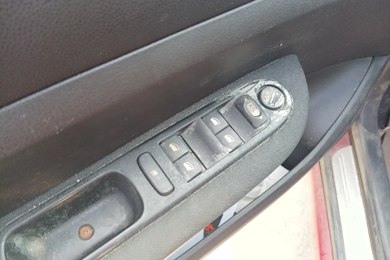 2010 Peugeot 307 1.6L 106HP L4 5MT,autocango,china used car exporter,china ev exporter,chinese used car exporter,chinese used ev exporter