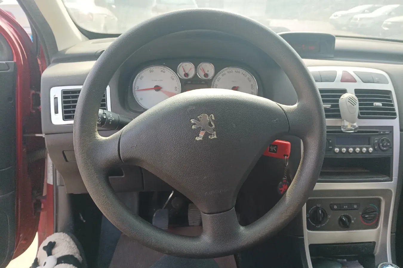 2010 Peugeot 307 1.6L 106HP L4 5MT,autocango,china used car exporter,china ev exporter,chinese used car exporter,chinese used ev exporter