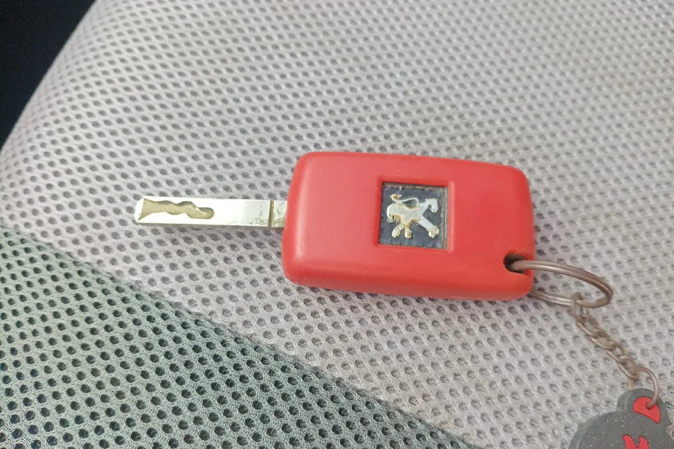 2010 Peugeot 307 1.6L 106HP L4 5MT,autocango,china used car exporter,china ev exporter,chinese used car exporter,chinese used ev exporter