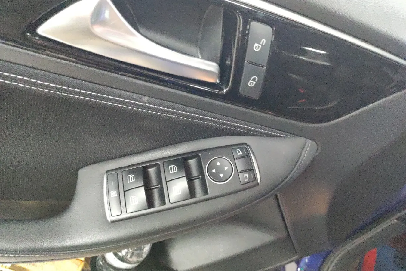 2017 Infiniti QX30 2.0T 211HP L4 7DCT,autocango,china used car exporter,china ev exporter,chinese used car exporter,chinese used ev exporter