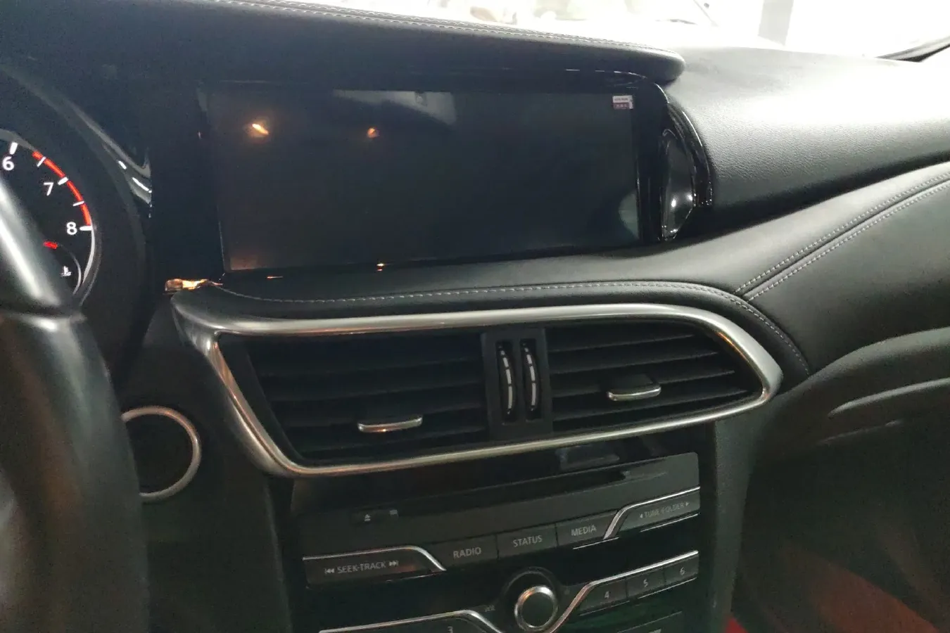 2017 Infiniti QX30 2.0T 211HP L4 7DCT,autocango,china used car exporter,china ev exporter,chinese used car exporter,chinese used ev exporter