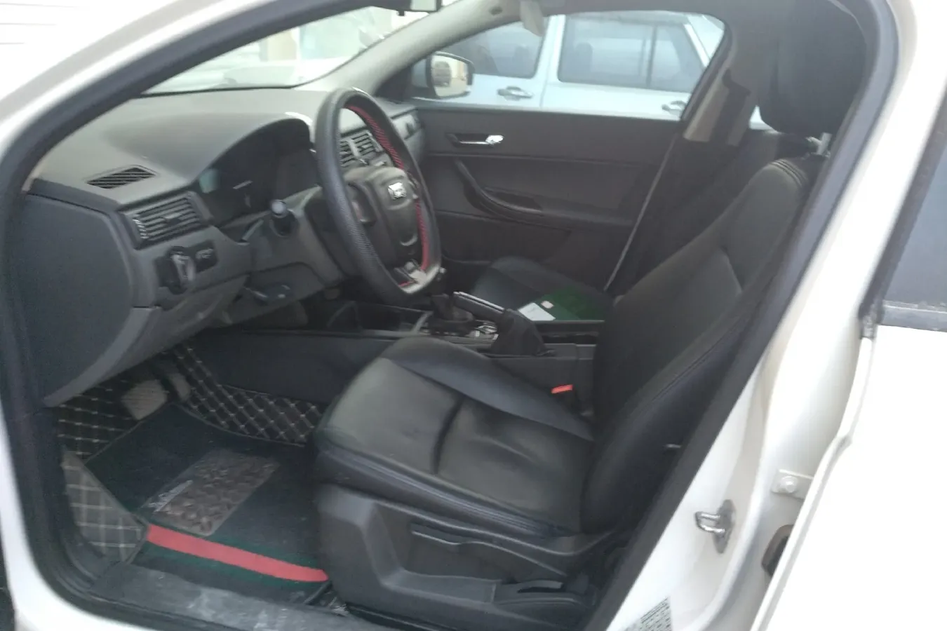 2018 Qoros 3 1.6L 126HP L4 6DCT,autocango,china used car exporter,china ev exporter,chinese used car exporter,chinese used ev exporter