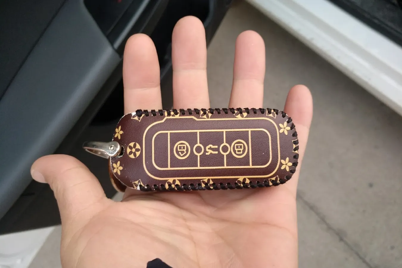 2018 Qoros 3 1.6L 126HP L4 6DCT,autocango,china used car exporter,china ev exporter,chinese used car exporter,chinese used ev exporter