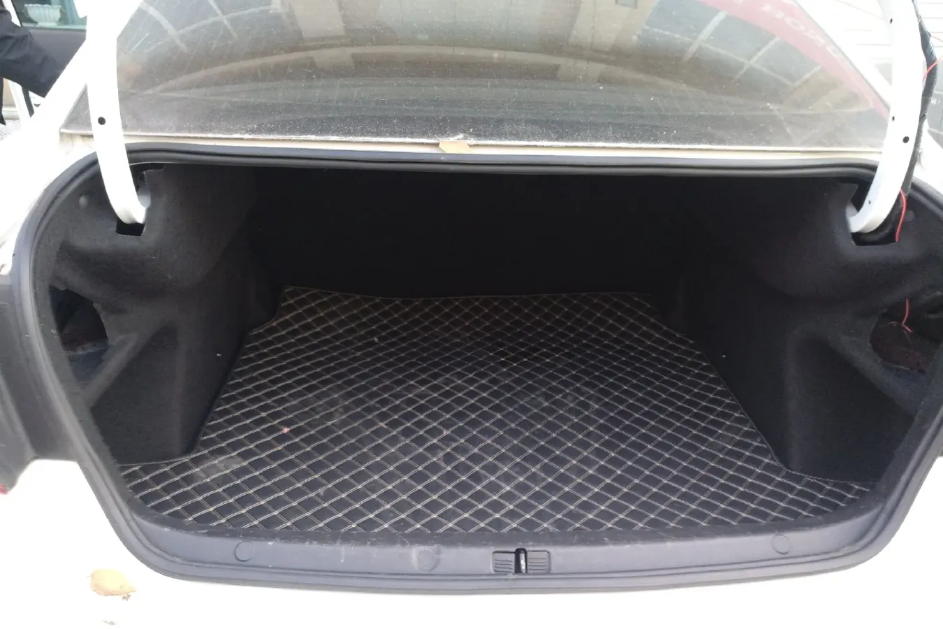 2018 Qoros 3 1.6L 126HP L4 6DCT,autocango,china used car exporter,china ev exporter,chinese used car exporter,chinese used ev exporter