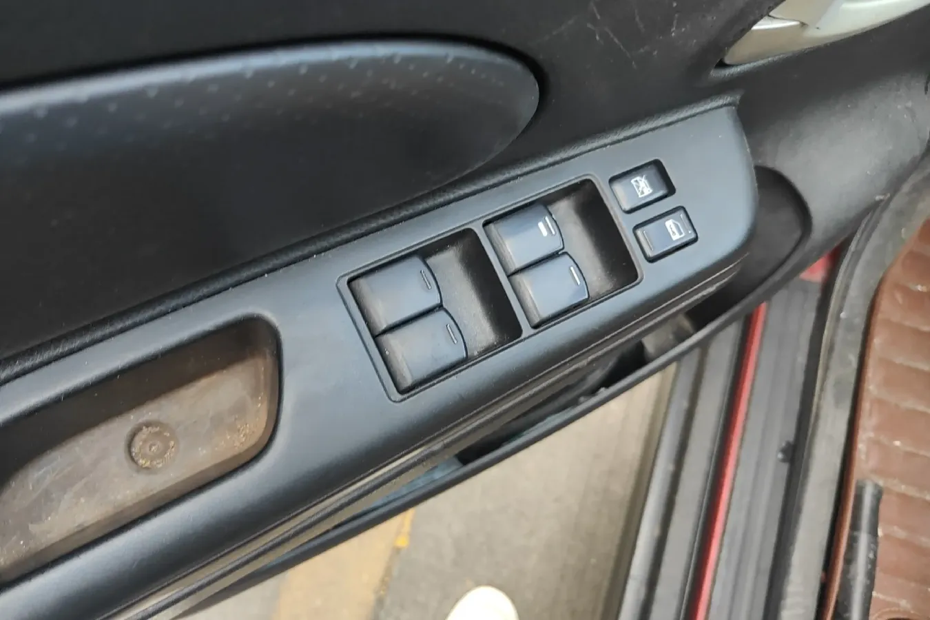 2013 Venucia R50 1.6L 117HP L4 5MT,autocango,china used car exporter,china ev exporter,chinese used car exporter,chinese used ev exporter