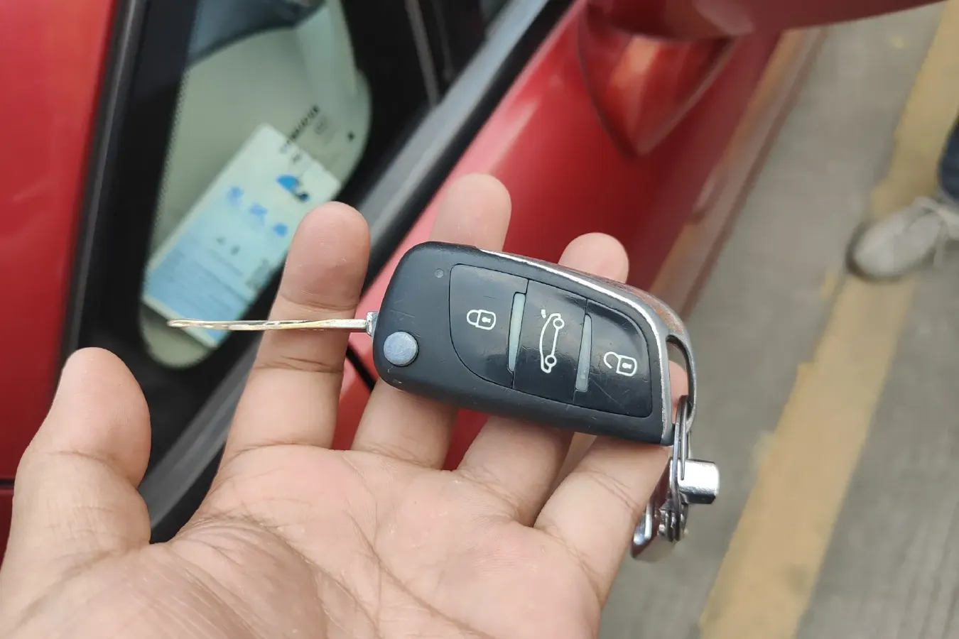 2013 Venucia R50 1.6L 117HP L4 5MT,autocango,china used car exporter,china ev exporter,chinese used car exporter,chinese used ev exporter