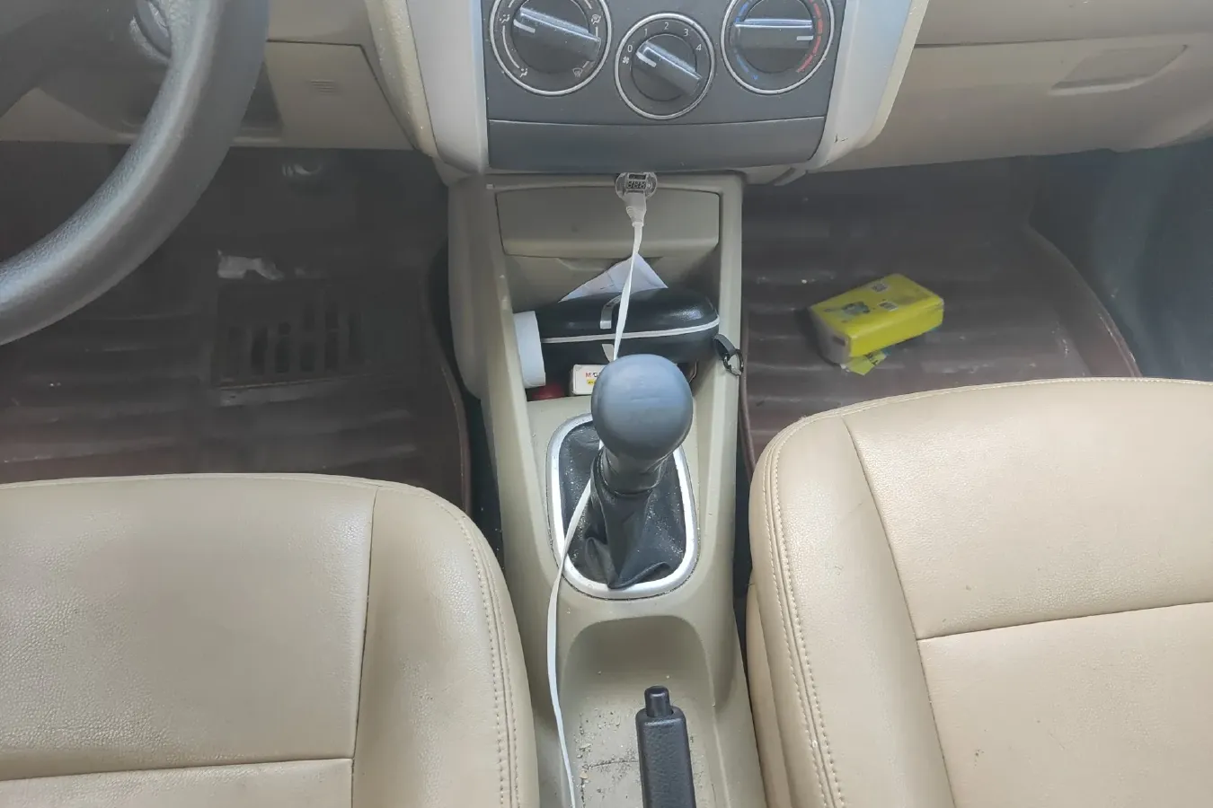 2013 Venucia R50 1.6L 117HP L4 5MT,autocango,china used car exporter,china ev exporter,chinese used car exporter,chinese used ev exporter