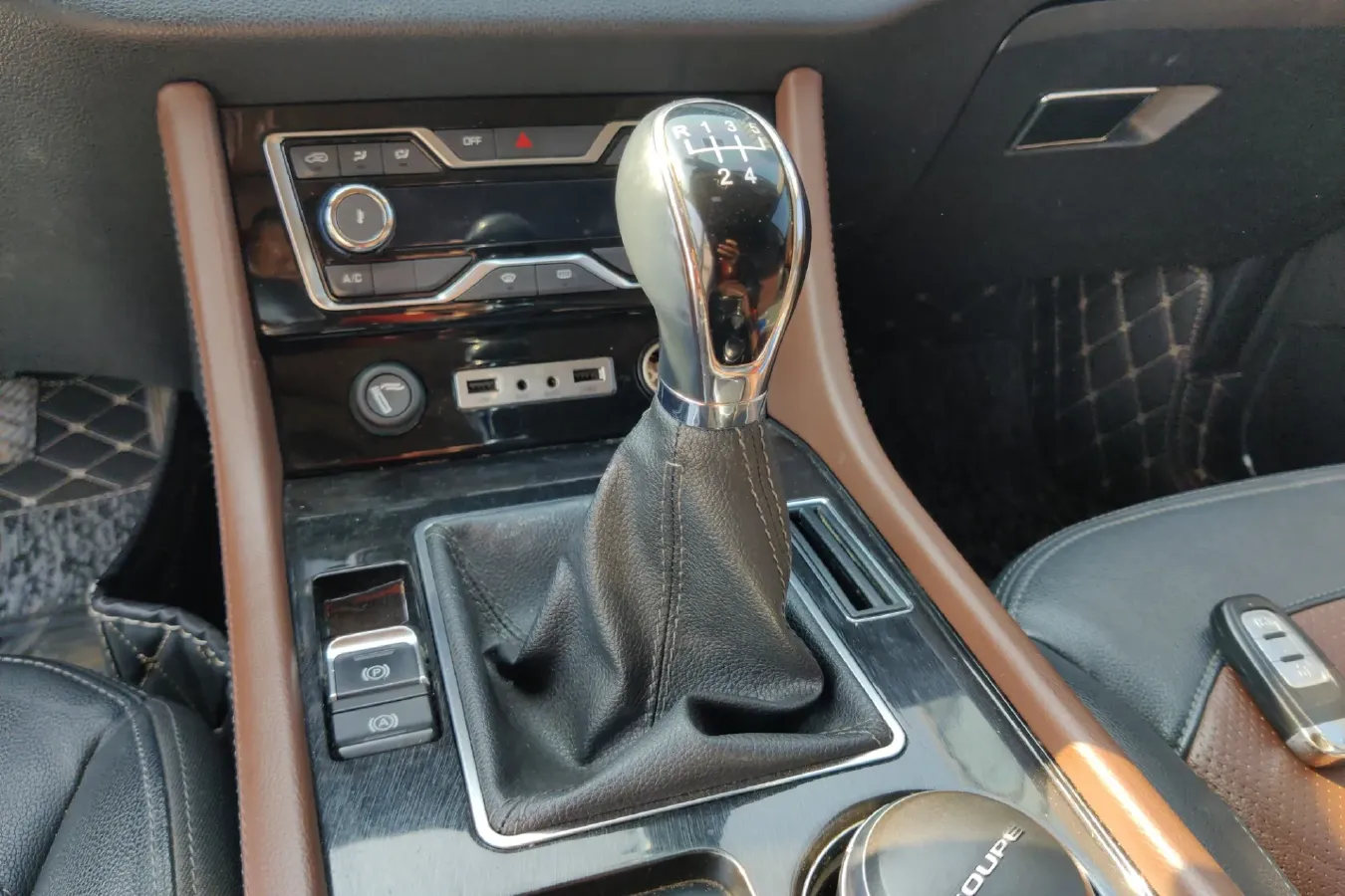 2017 Zotye T600 Coupe 1.5T 162HP L4 5MT,autocango,china used car exporter,china ev exporter,chinese used car exporter,chinese used ev exporter