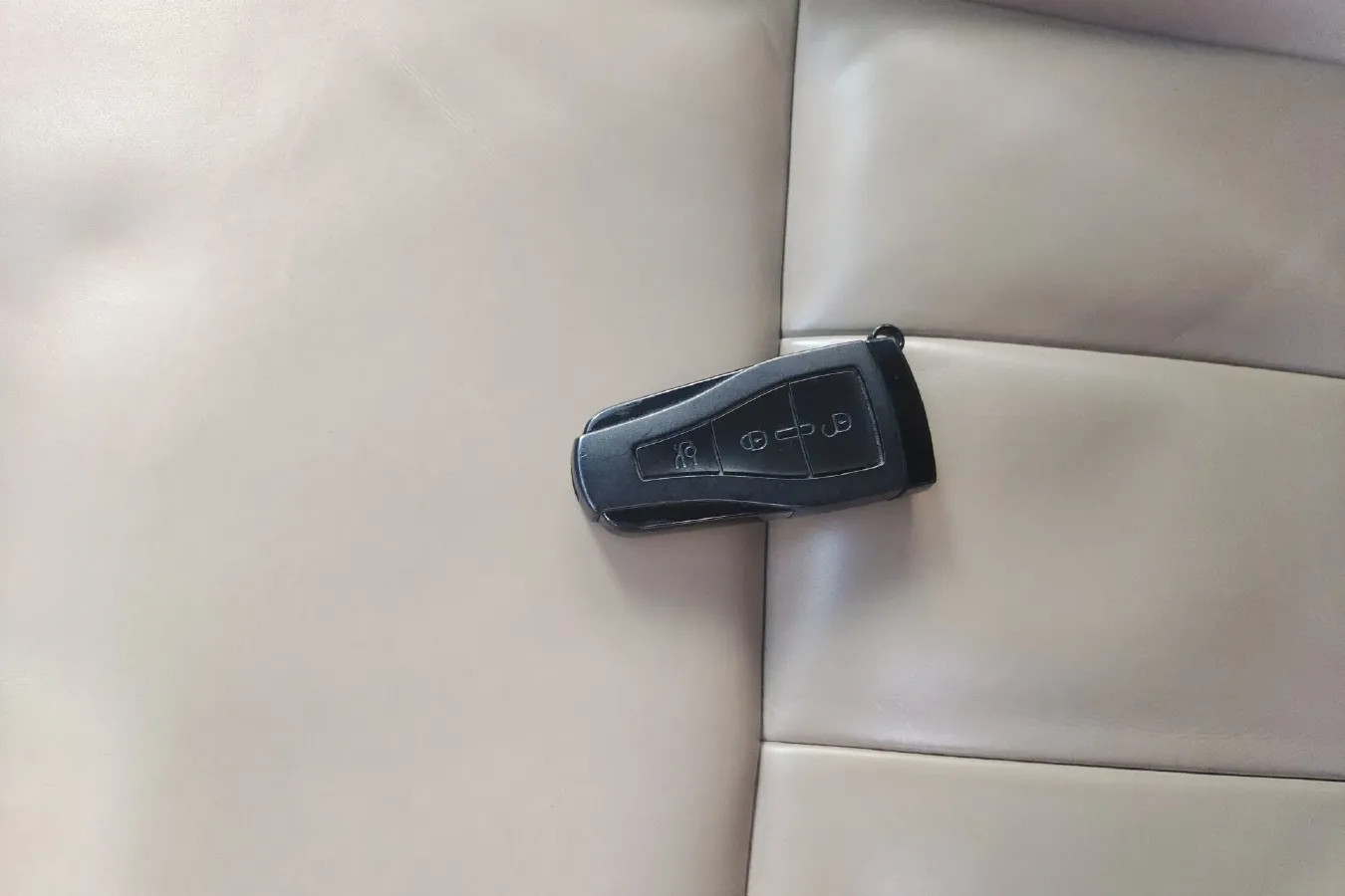 2012 Roewe 550 1.8L 133HP L4 5MT,autocango,china used car exporter,china ev exporter,chinese used car exporter,chinese used ev exporter