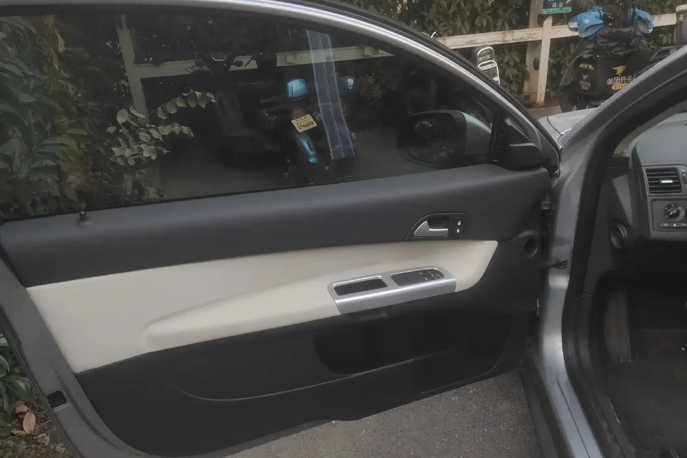 2010 Volvo C30 2.4L 170HP L5 5AT,autocango,china used car exporter,china ev exporter,chinese used car exporter,chinese used ev exporter