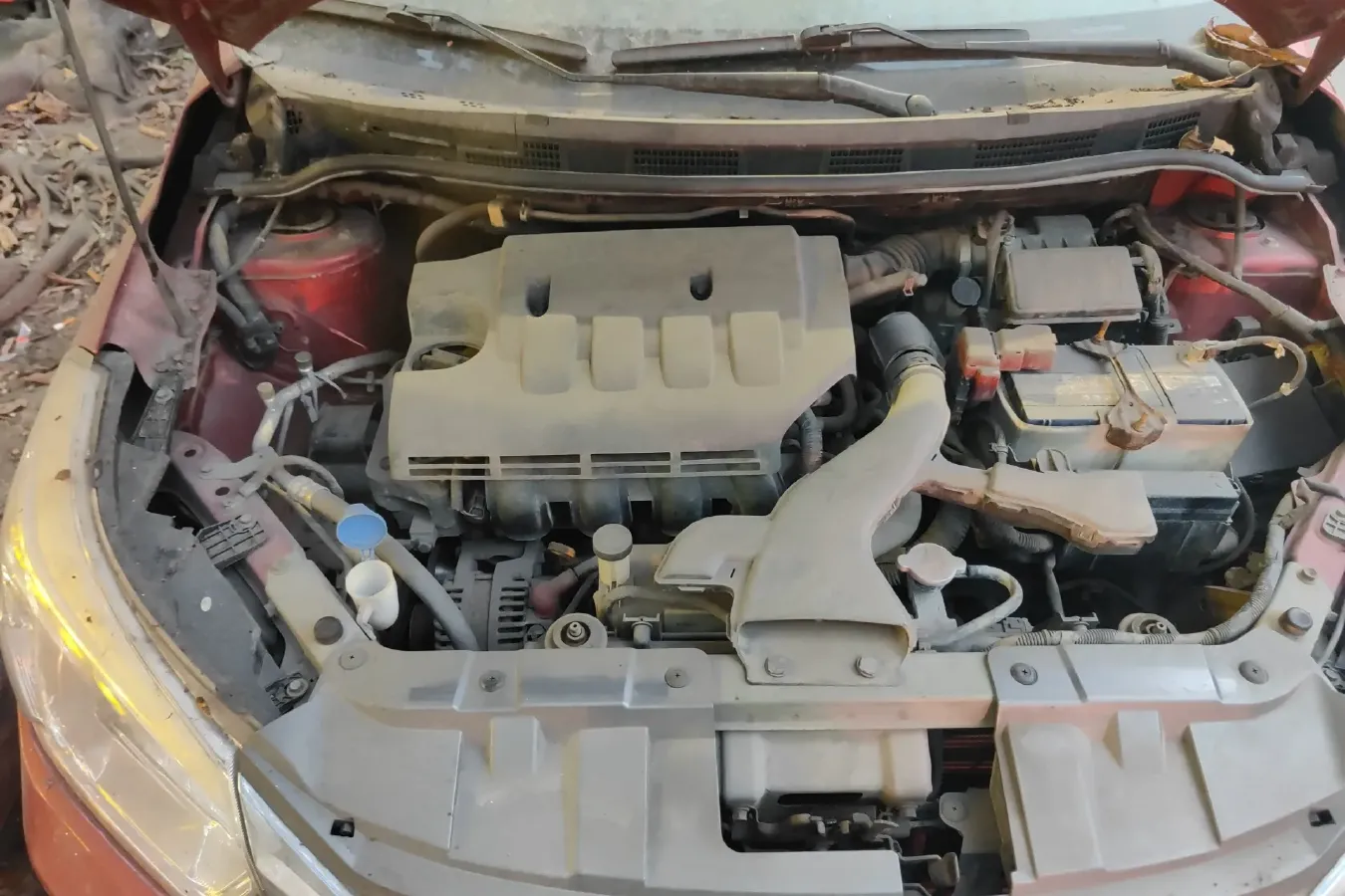 2013 Venucia R50 1.6L 117HP L4 5MT,autocango,china used car exporter,china ev exporter,chinese used car exporter,chinese used ev exporter