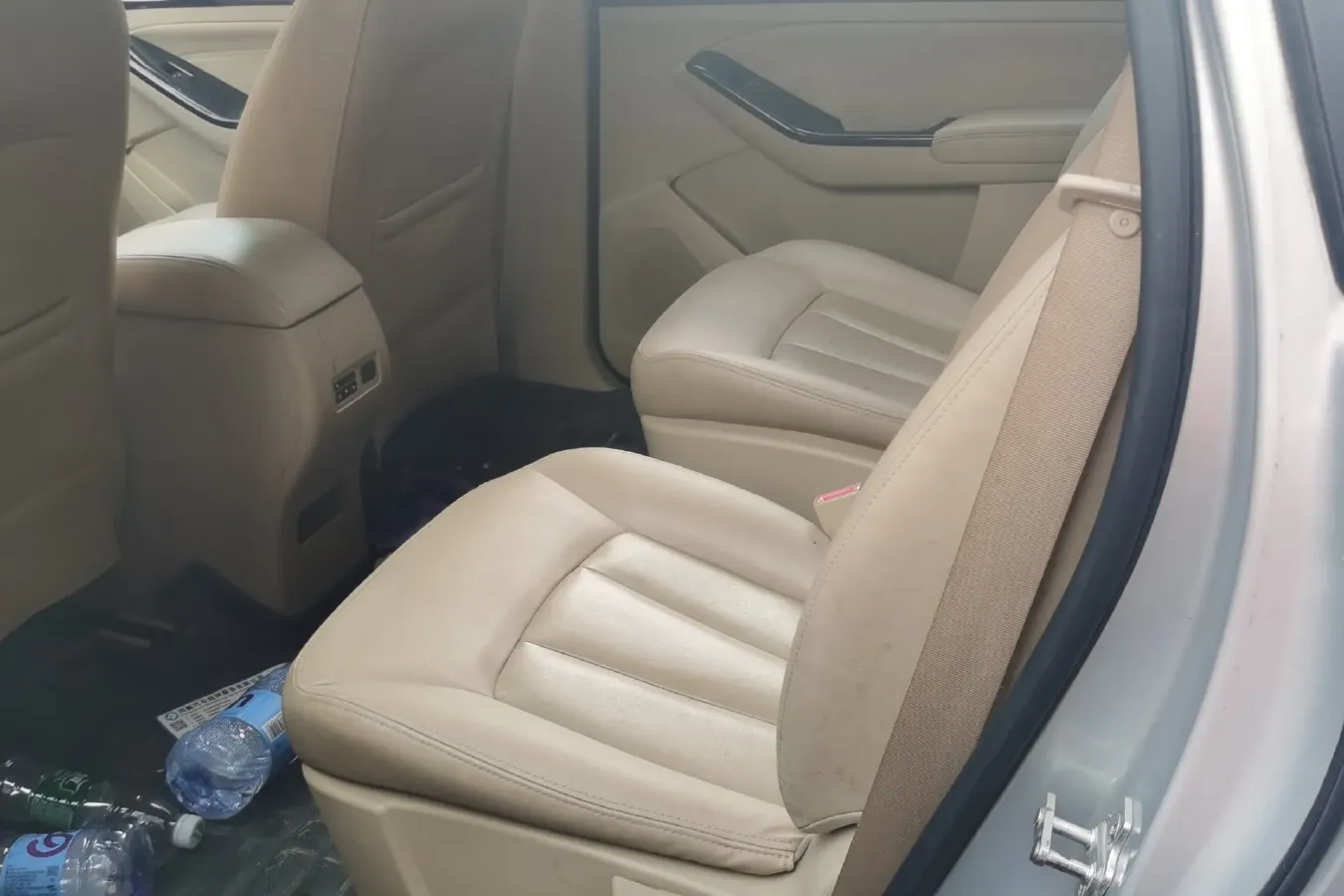 2014 BaoJun 730 1.5L 112HP L4 5MT,autocango,china used car exporter,china ev exporter,chinese used car exporter,chinese used ev exporter