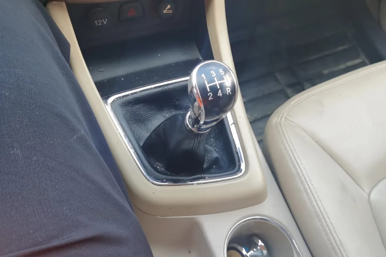 2014 BaoJun 730 1.5L 112HP L4 5MT,autocango,china used car exporter,china ev exporter,chinese used car exporter,chinese used ev exporter