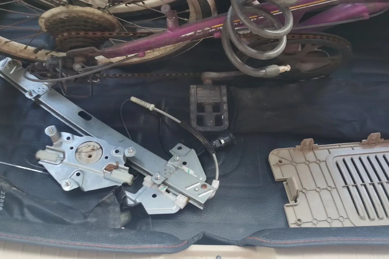 2014 BaoJun 730 1.5L 112HP L4 5MT,autocango,china used car exporter,china ev exporter,chinese used car exporter,chinese used ev exporter