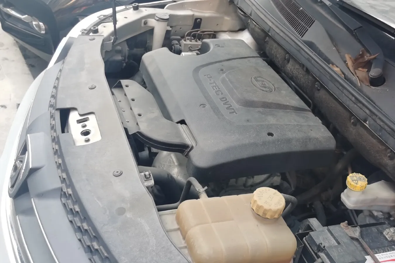 2014 BaoJun 730 1.5L 112HP L4 5MT,autocango,china used car exporter,china ev exporter,chinese used car exporter,chinese used ev exporter