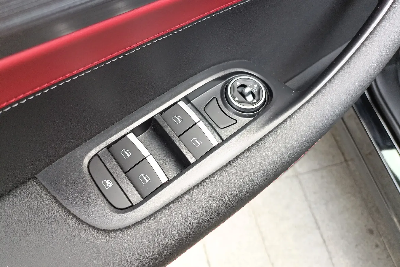 2023 Chery Tiggo 7 1.5T 156HP L4 CVT,autocango,china used car exporter,china ev exporter,chinese used car exporter,chinese used ev exporter