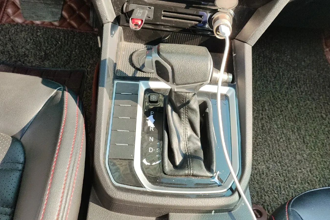 2017 DongFeng Forthing Joyear S50 1.6L 122HP L4 CVT,autocango,china used car exporter,china ev exporter,chinese used car exporter,chinese used ev exporter