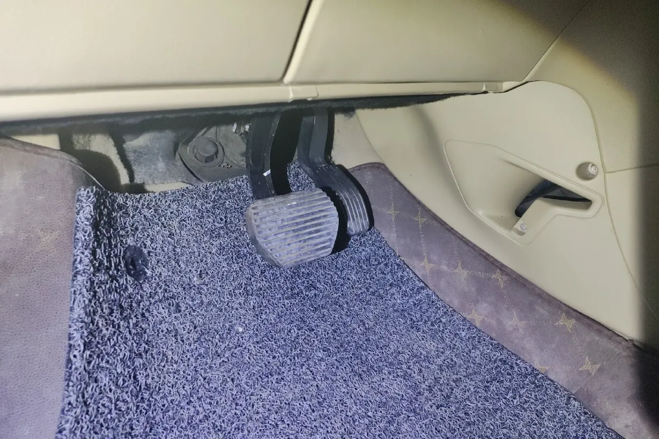 2010 Peugeot 307 1.6L 106HP L4 4AT,autocango,china used car exporter,china ev exporter,chinese used car exporter,chinese used ev exporter