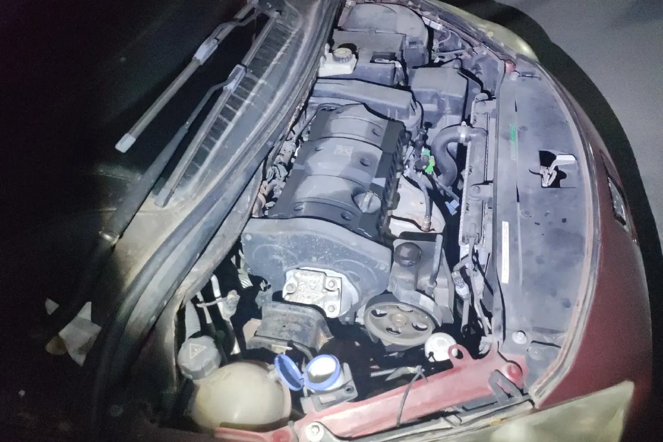 2010 Peugeot 307 1.6L 106HP L4 4AT,autocango,china used car exporter,china ev exporter,chinese used car exporter,chinese used ev exporter