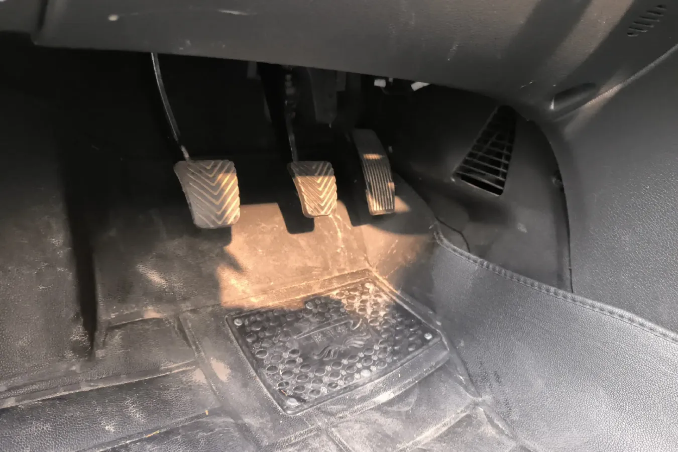 2012 JAC HeYue 1.5L 113HP L4 5MT,autocango,china used car exporter,china ev exporter,chinese used car exporter,chinese used ev exporter