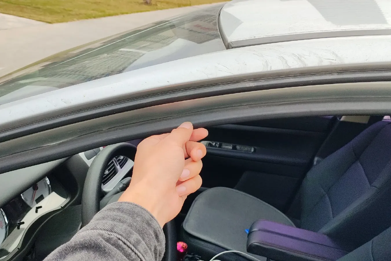 2010 Peugeot 307 1.6L 106HP L4 5MT,autocango,china used car exporter,china ev exporter,chinese used car exporter,chinese used ev exporter