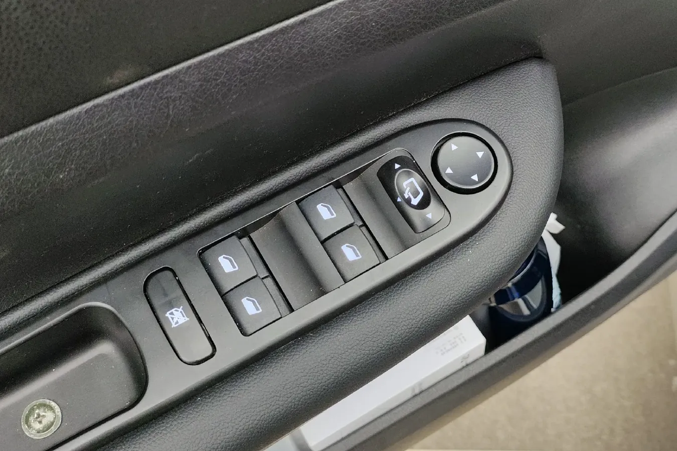 2010 Peugeot 307 1.6L 106HP L4 5MT,autocango,china used car exporter,china ev exporter,chinese used car exporter,chinese used ev exporter