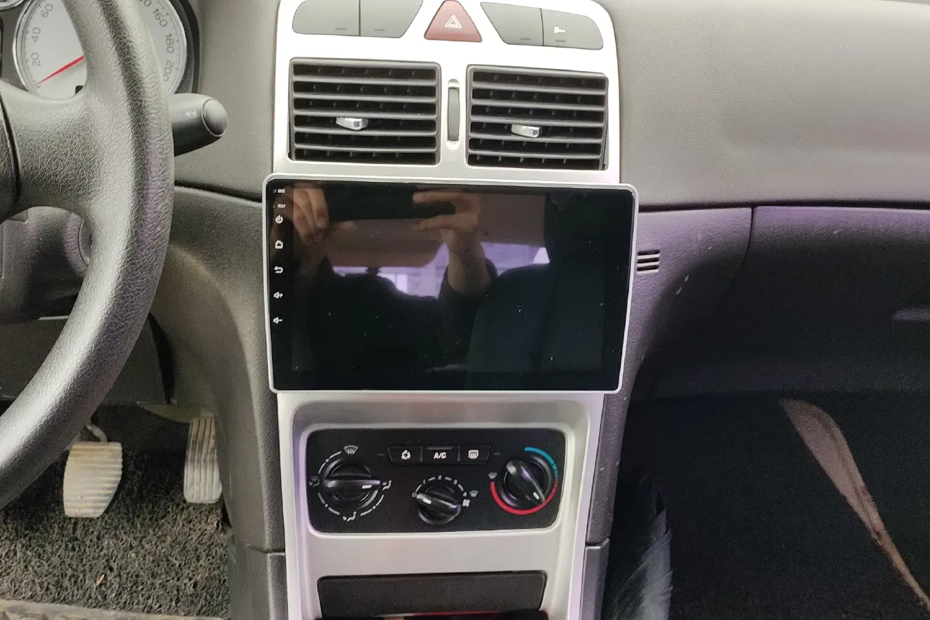 2010 Peugeot 307 1.6L 106HP L4 5MT,autocango,china used car exporter,china ev exporter,chinese used car exporter,chinese used ev exporter