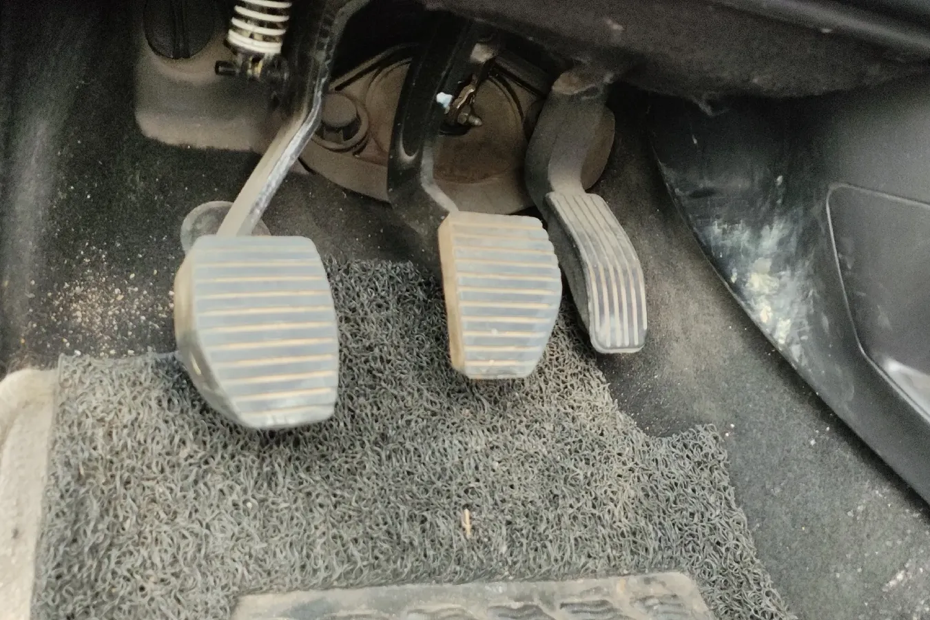 2010 Peugeot 307 1.6L 106HP L4 5MT,autocango,china used car exporter,china ev exporter,chinese used car exporter,chinese used ev exporter