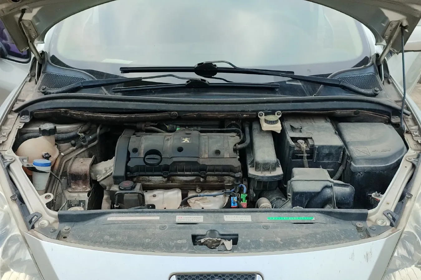 2010 Peugeot 307 1.6L 106HP L4 5MT,autocango,china used car exporter,china ev exporter,chinese used car exporter,chinese used ev exporter