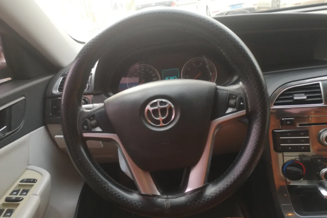 2011 Brilliance Auto H530 1.6L 118HP L4 5AT,autocango,china used car exporter,china ev exporter,chinese used car exporter,chinese used ev exporter