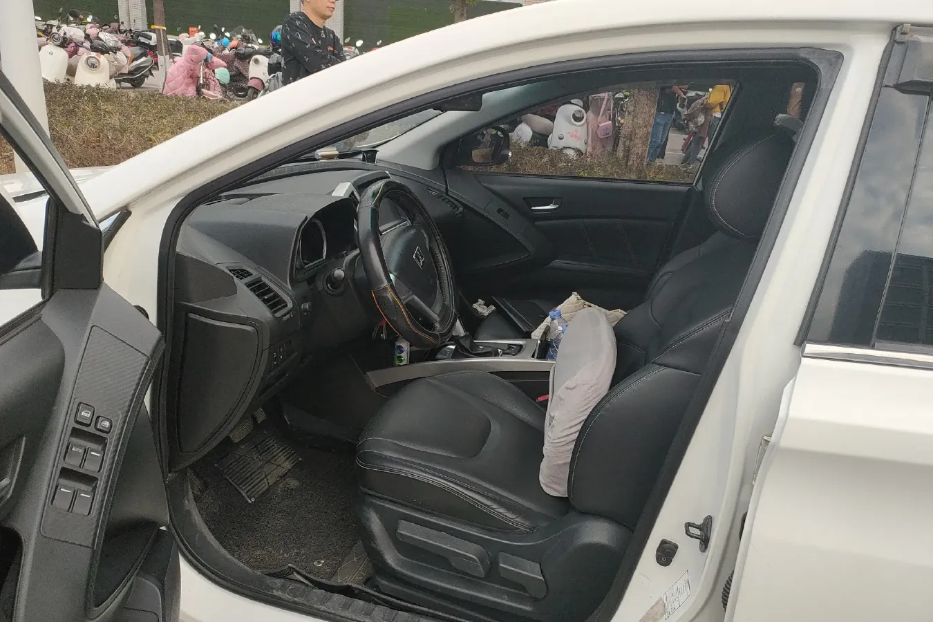 2015 Luxgen 6 SUV 1.8T 180HP L4 6AT,autocango,china used car exporter,china ev exporter,chinese used car exporter,chinese used ev exporter