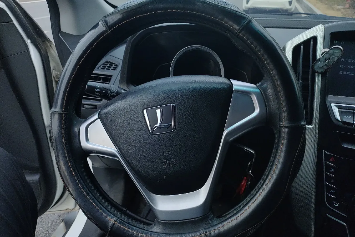 2015 Luxgen 6 SUV 1.8T 180HP L4 6AT,autocango,china used car exporter,china ev exporter,chinese used car exporter,chinese used ev exporter