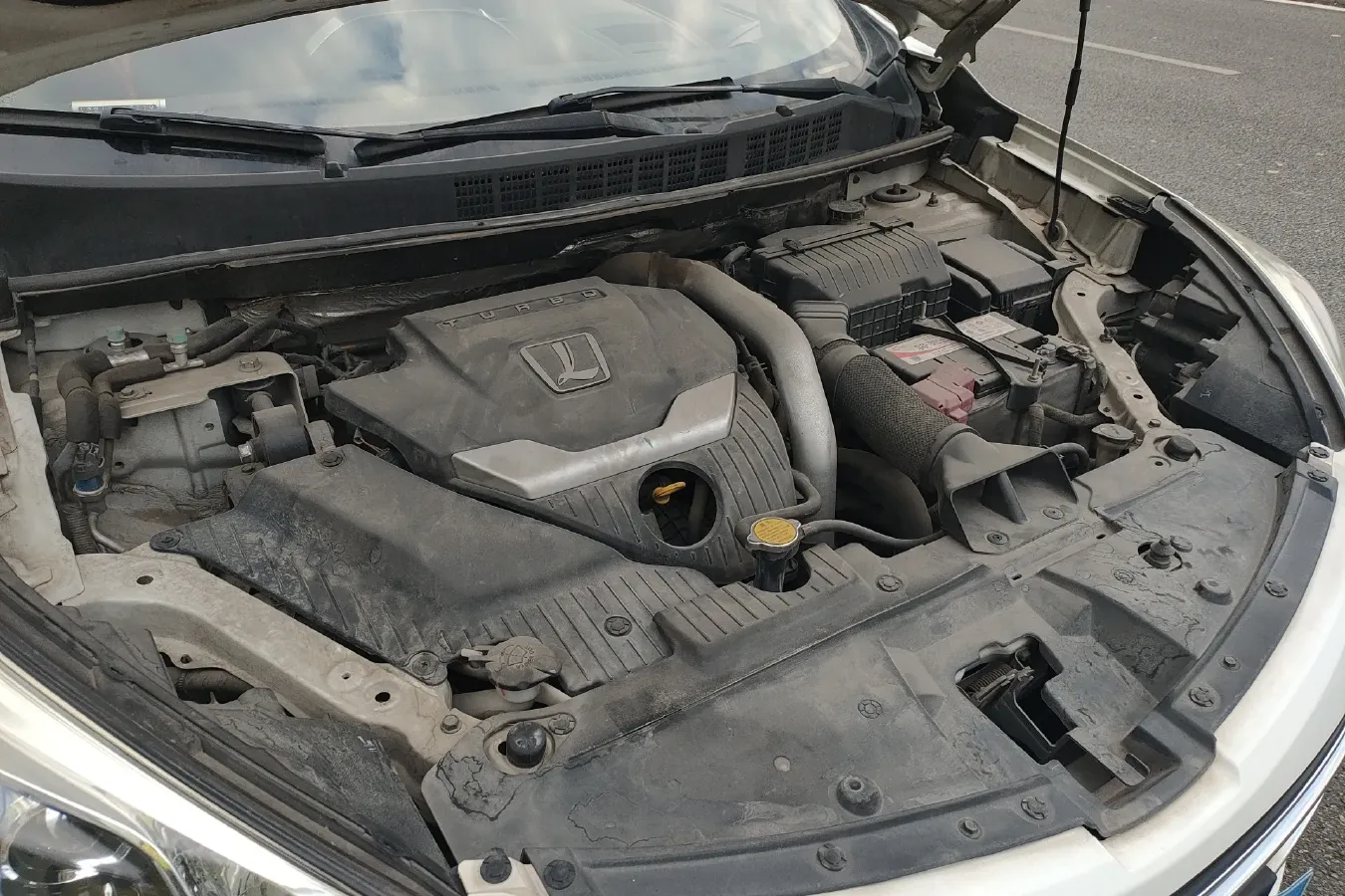 2015 Luxgen 6 SUV 1.8T 180HP L4 6AT,autocango,china used car exporter,china ev exporter,chinese used car exporter,chinese used ev exporter