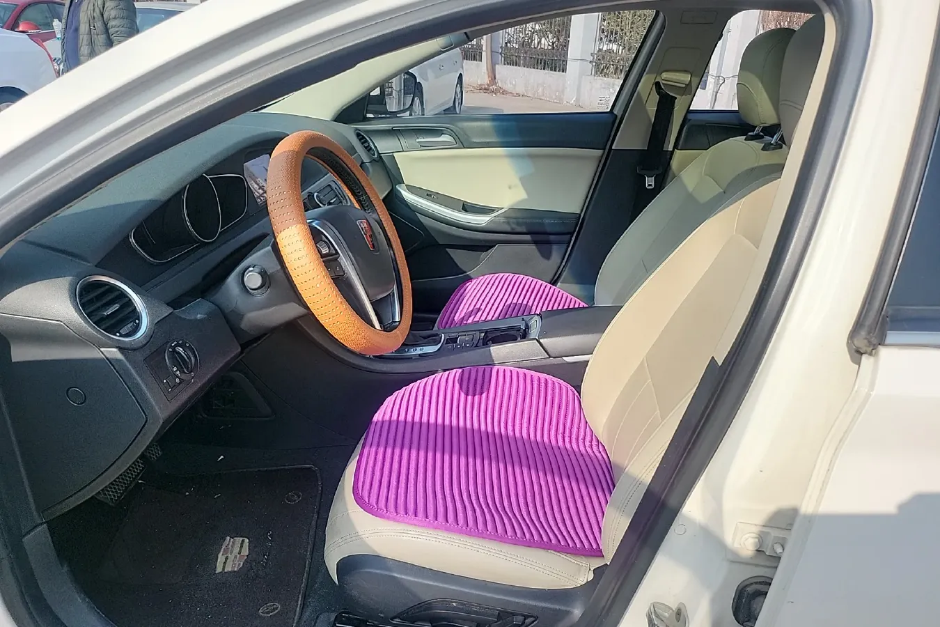 2014 Roewe e550 1.5L 109HP L4 2AT PHEV 11.8KWH,autocango,china used car exporter,china ev exporter,chinese used car exporter,chinese used ev exporter