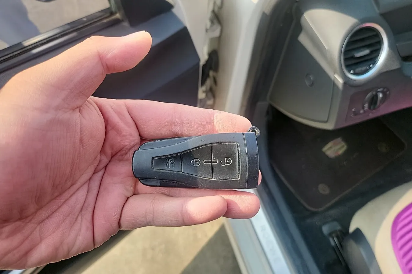 2014 Roewe e550 1.5L 109HP L4 2AT PHEV 11.8KWH,autocango,china used car exporter,china ev exporter,chinese used car exporter,chinese used ev exporter