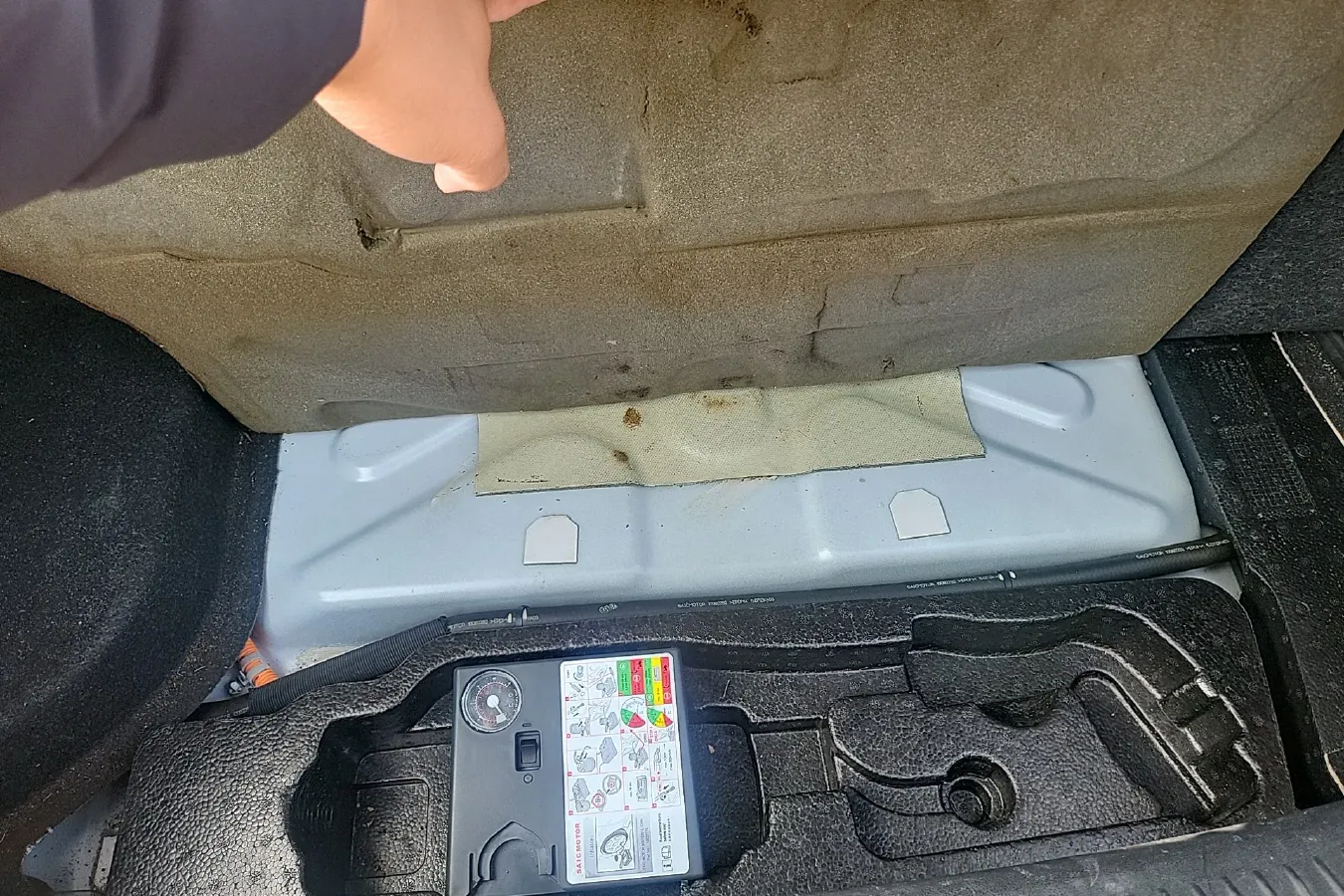 2014 Roewe e550 1.5L 109HP L4 2AT PHEV 11.8KWH,autocango,china used car exporter,china ev exporter,chinese used car exporter,chinese used ev exporter