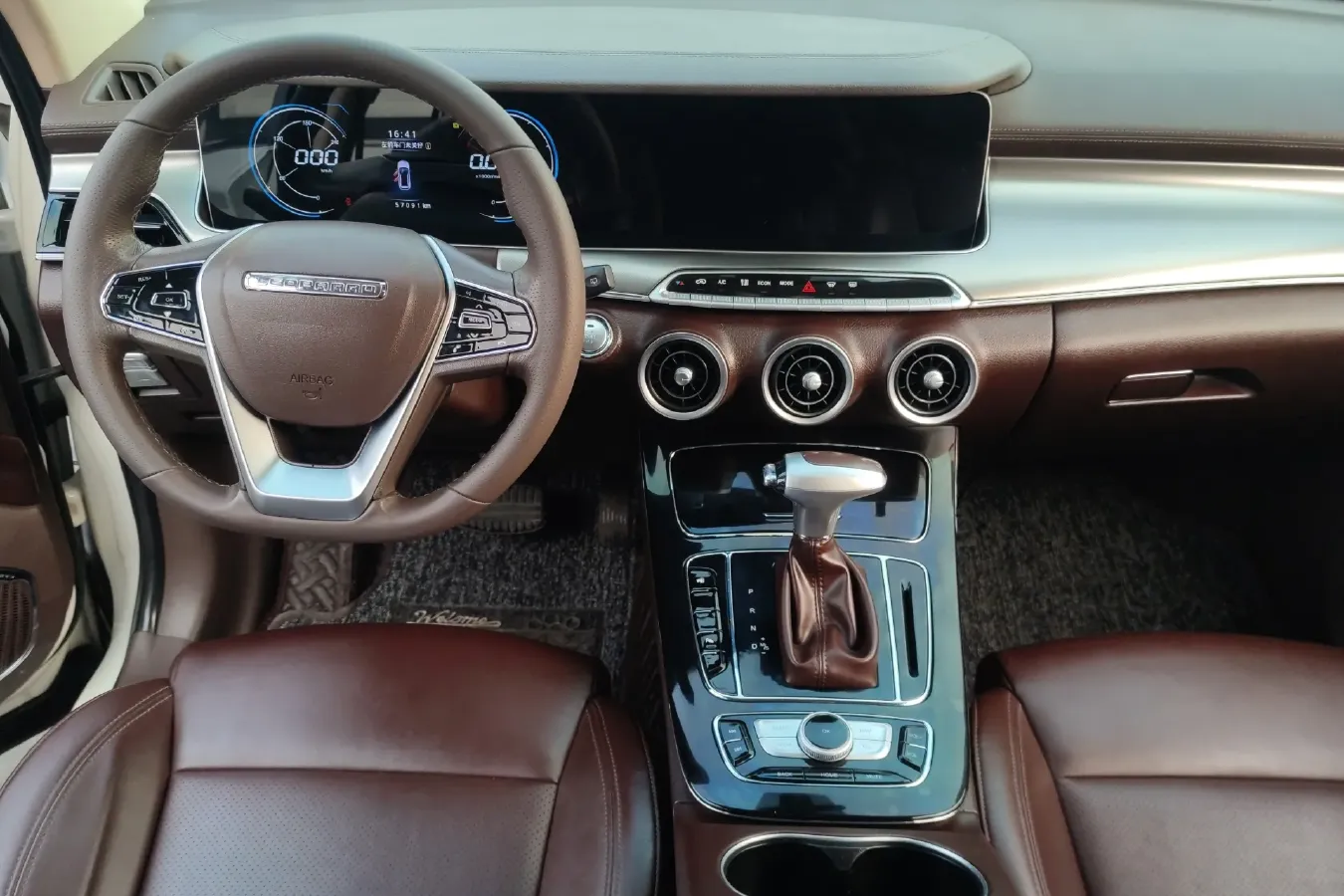 2018 Leopaard Mattu 1.6T 200HP L4 6DCT,autocango,china used car exporter,china ev exporter,chinese used car exporter,chinese used ev exporter