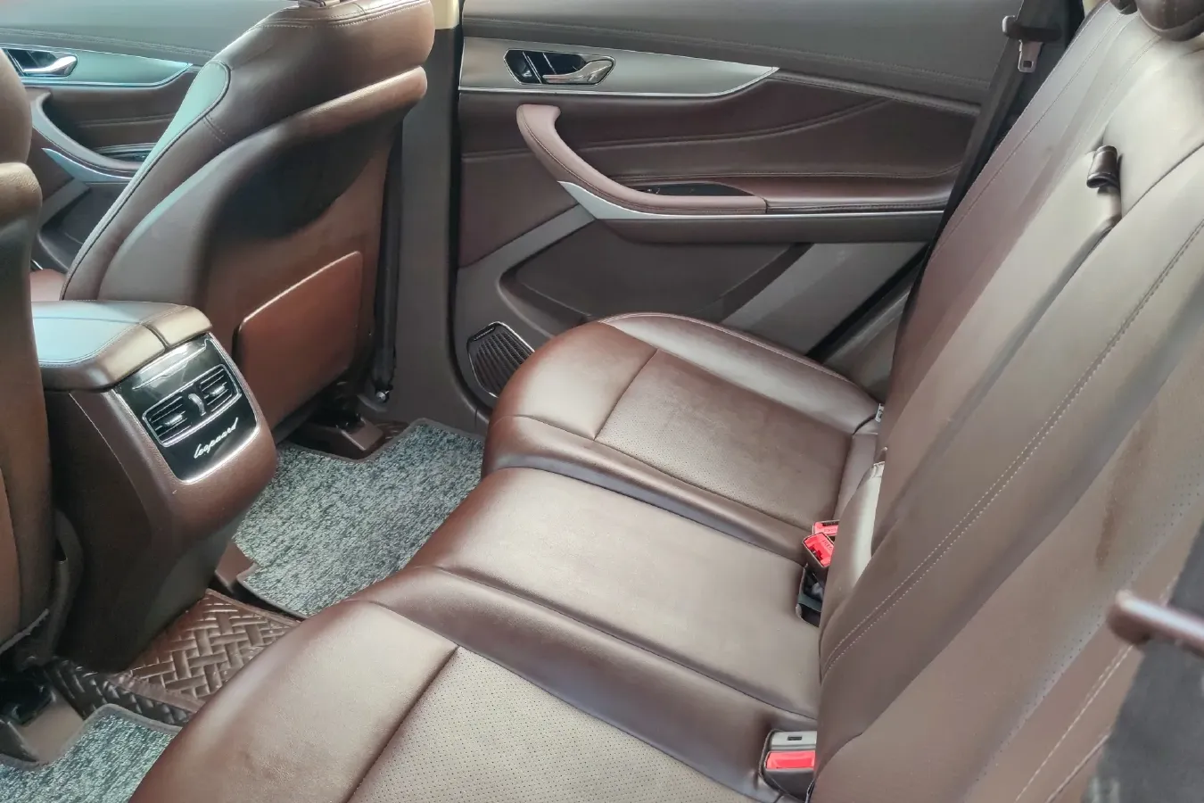 2018 Leopaard Mattu 1.6T 200HP L4 6DCT,autocango,china used car exporter,china ev exporter,chinese used car exporter,chinese used ev exporter