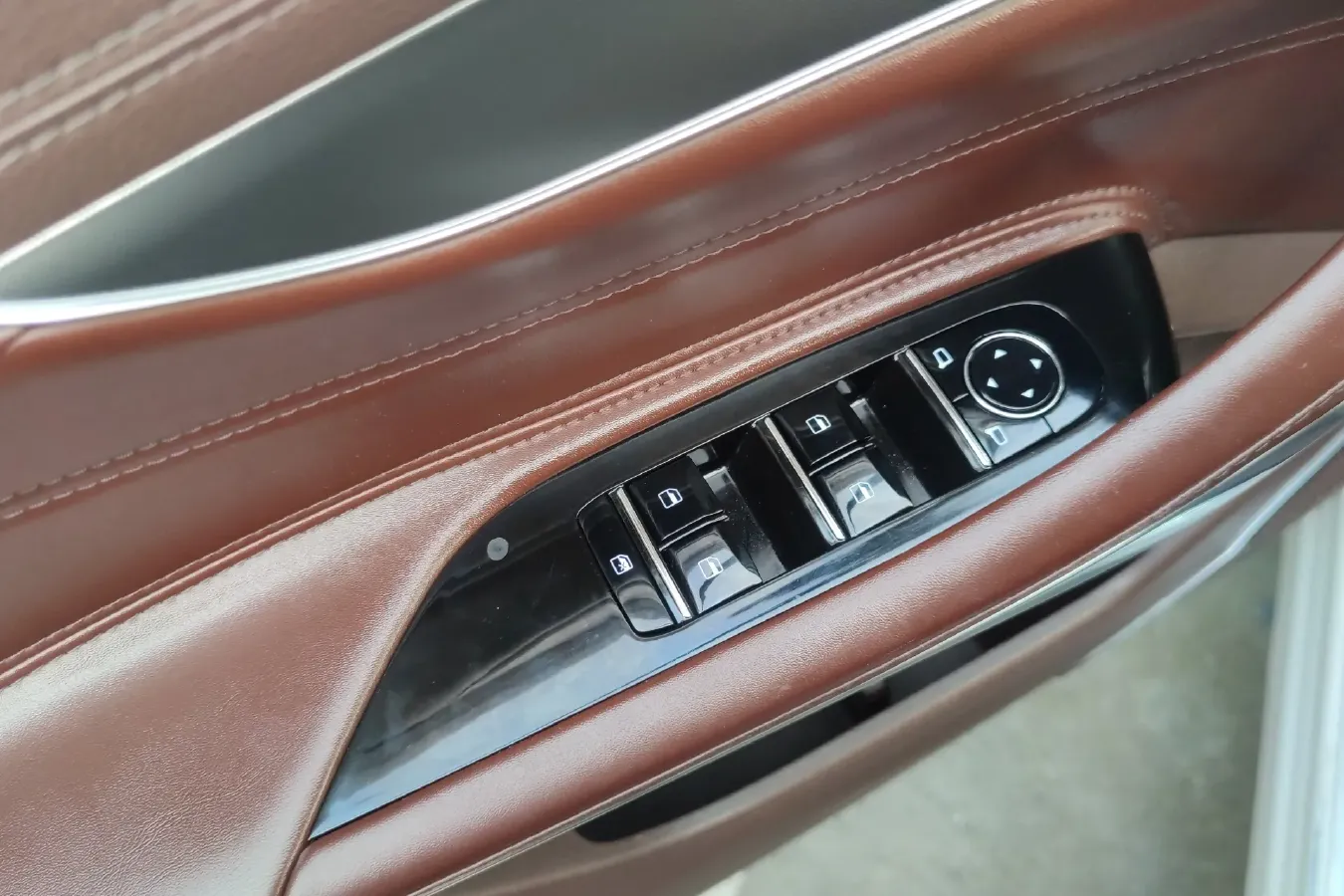 2018 Leopaard Mattu 1.6T 200HP L4 6DCT,autocango,china used car exporter,china ev exporter,chinese used car exporter,chinese used ev exporter