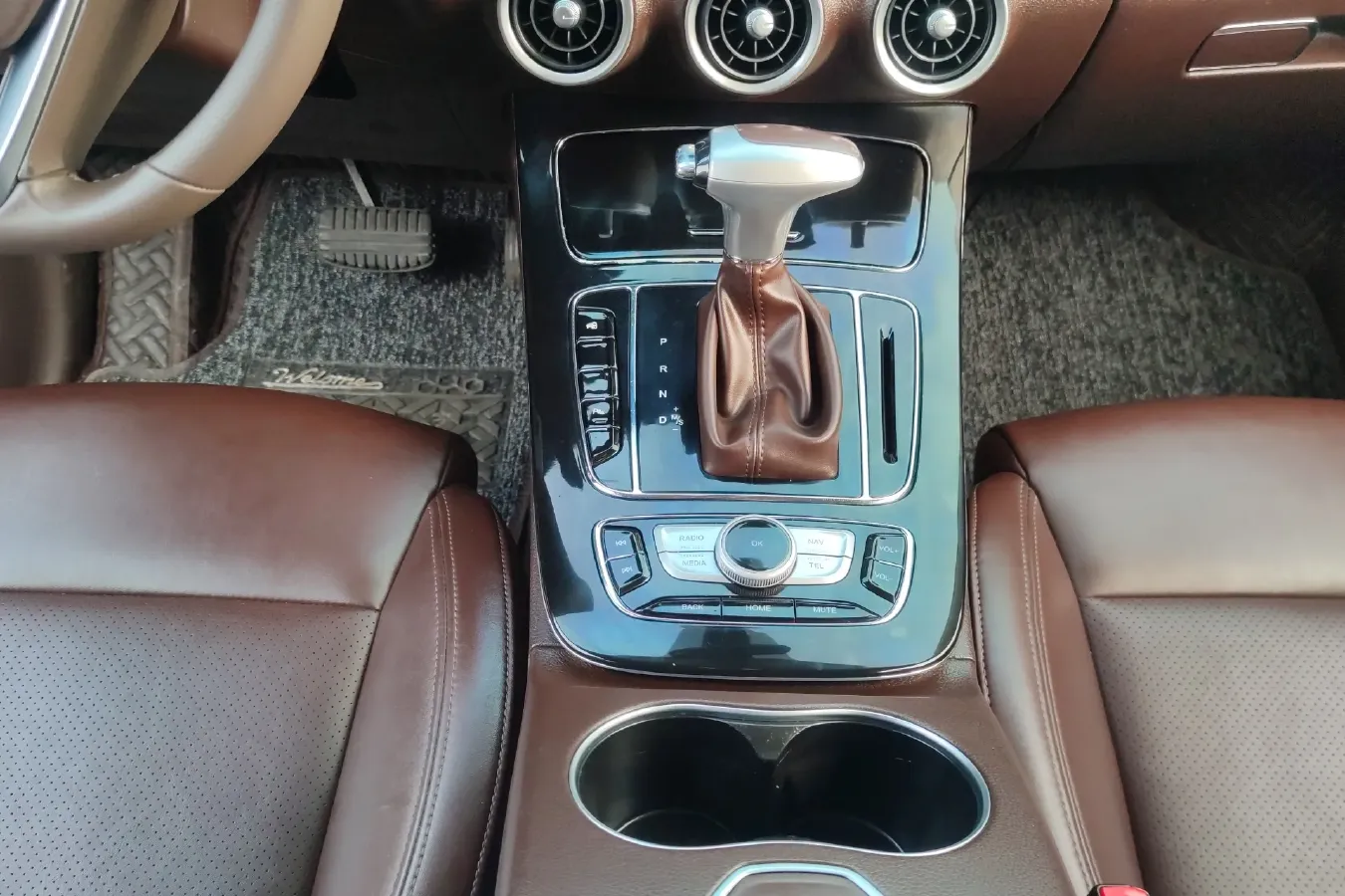 2018 Leopaard Mattu 1.6T 200HP L4 6DCT,autocango,china used car exporter,china ev exporter,chinese used car exporter,chinese used ev exporter