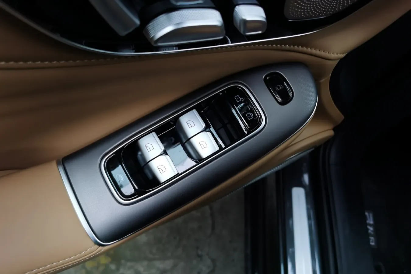 2023 Rising Auto F7 BEV 77KWH,autocango,china used car exporter,china ev exporter,chinese used car exporter,chinese used ev exporter