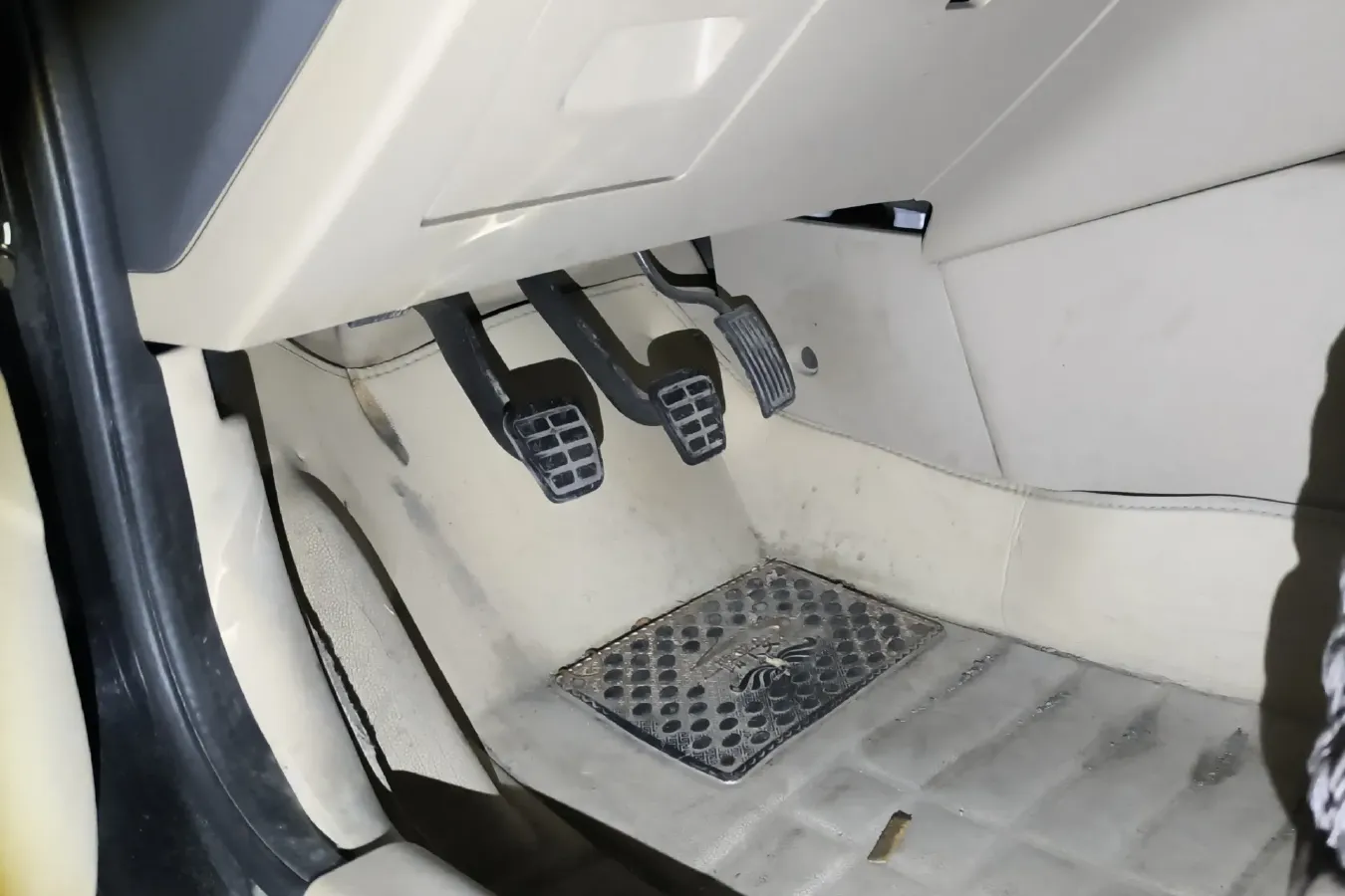 2014 Chery E5 1.5L 109HP L4 5MT,autocango,china used car exporter,china ev exporter,chinese used car exporter,chinese used ev exporter