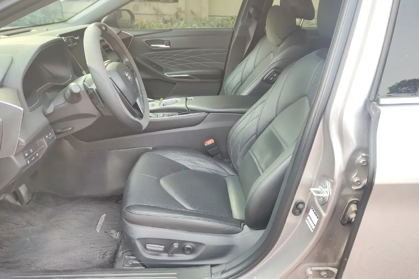 2022 Toyota Avalon 2.5L 209HP L4 8AT,autocango,china used car exporter,china ev exporter,chinese used car exporter,chinese used ev exporter