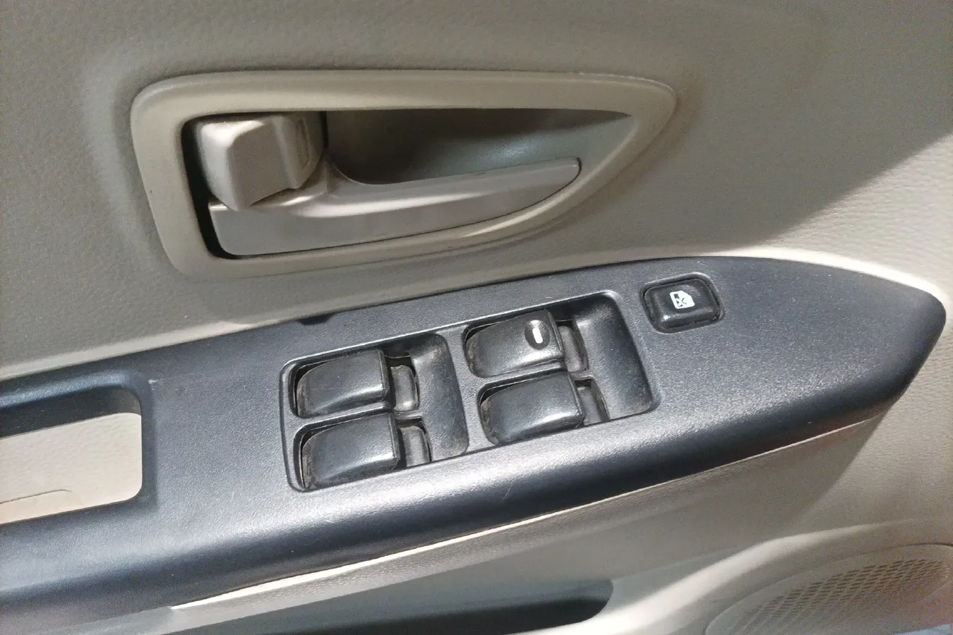 2014 Soueast V3 1.5L 120HP L4 5MT,autocango,china used car exporter,china ev exporter,chinese used car exporter,chinese used ev exporter