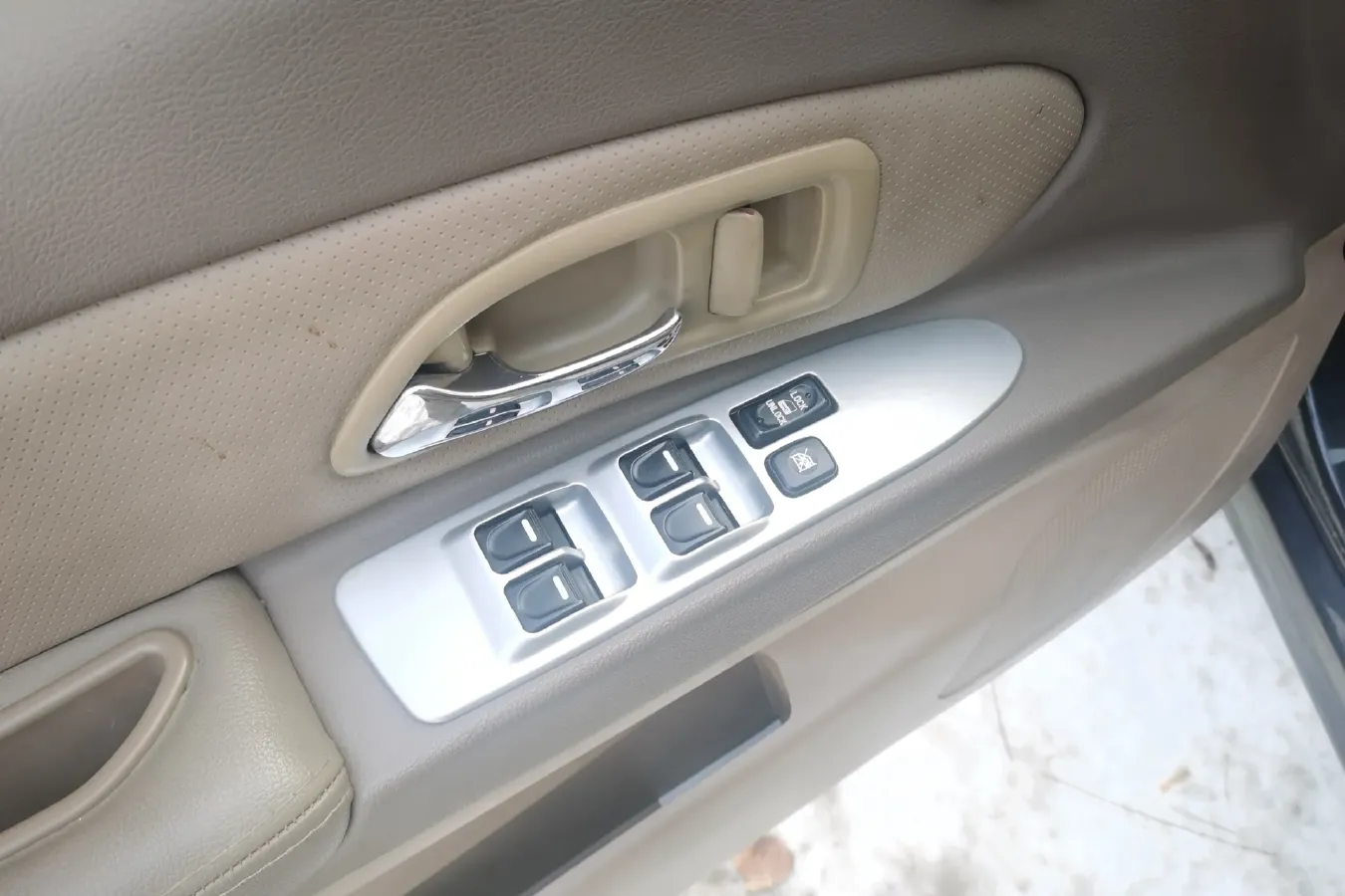 2010 Haval H3 2.4L 136HP L4 5MT,autocango,china used car exporter,china ev exporter,chinese used car exporter,chinese used ev exporter