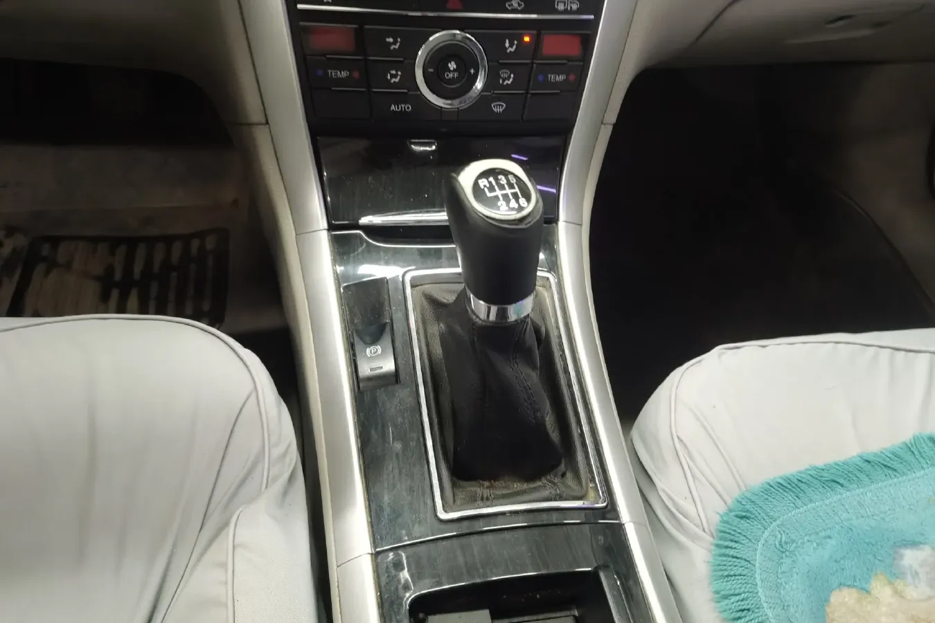 2012 Bestune B90 2.0L 146HP L4 6MT,autocango,china used car exporter,china ev exporter,chinese used car exporter,chinese used ev exporter