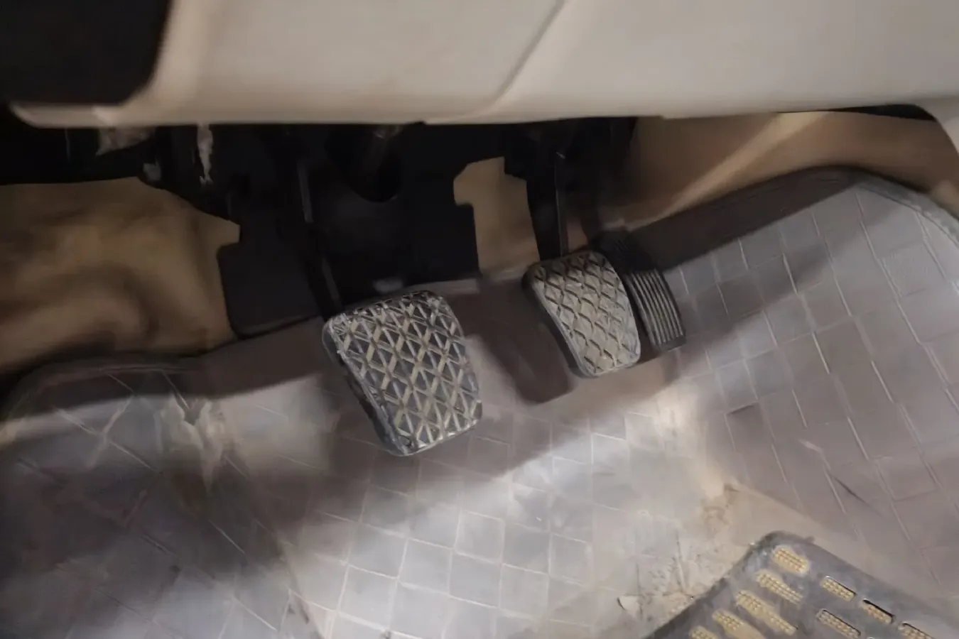 2012 Bestune B90 2.0L 146HP L4 6MT,autocango,china used car exporter,china ev exporter,chinese used car exporter,chinese used ev exporter