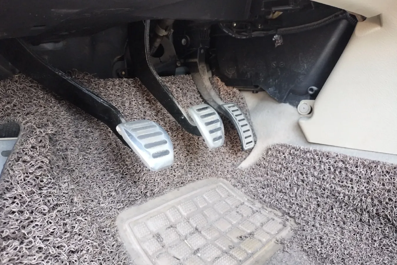 2013 BYD G6 1.5T 154HP L4 6MT,autocango,china used car exporter,china ev exporter,chinese used car exporter,chinese used ev exporter