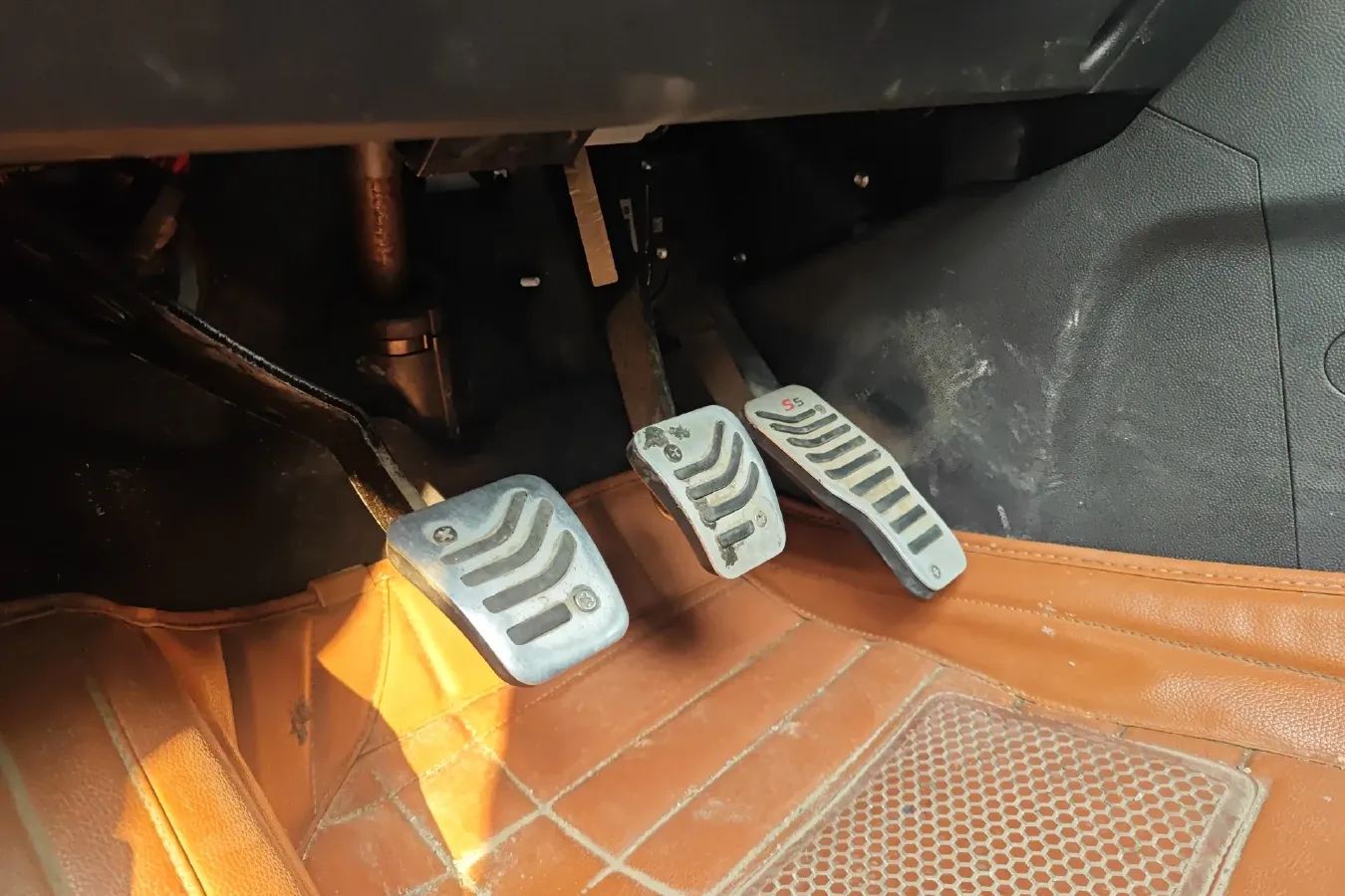 2015 JAC Refine S5 1.5T 174HP L4 6MT,autocango,china used car exporter,china ev exporter,chinese used car exporter,chinese used ev exporter