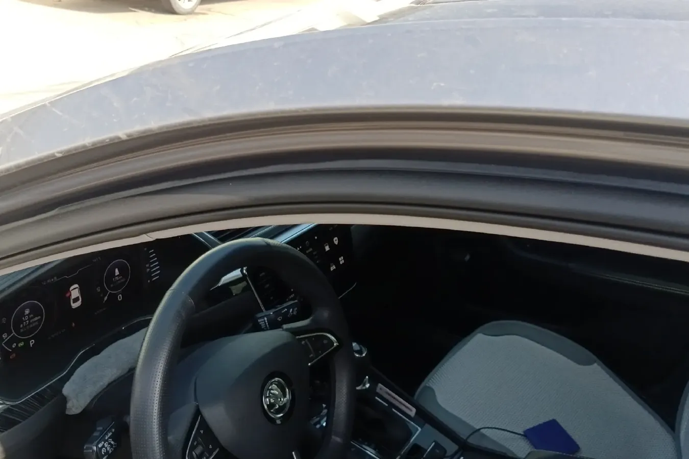 2022 Skoda Superb 2.0T 186HP L4 7DCT,autocango,china used car exporter,china ev exporter,chinese used car exporter,chinese used ev exporter